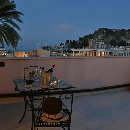 Hotel Le Chevalier ตาออร์มินา ภายนอก รูปภาพ