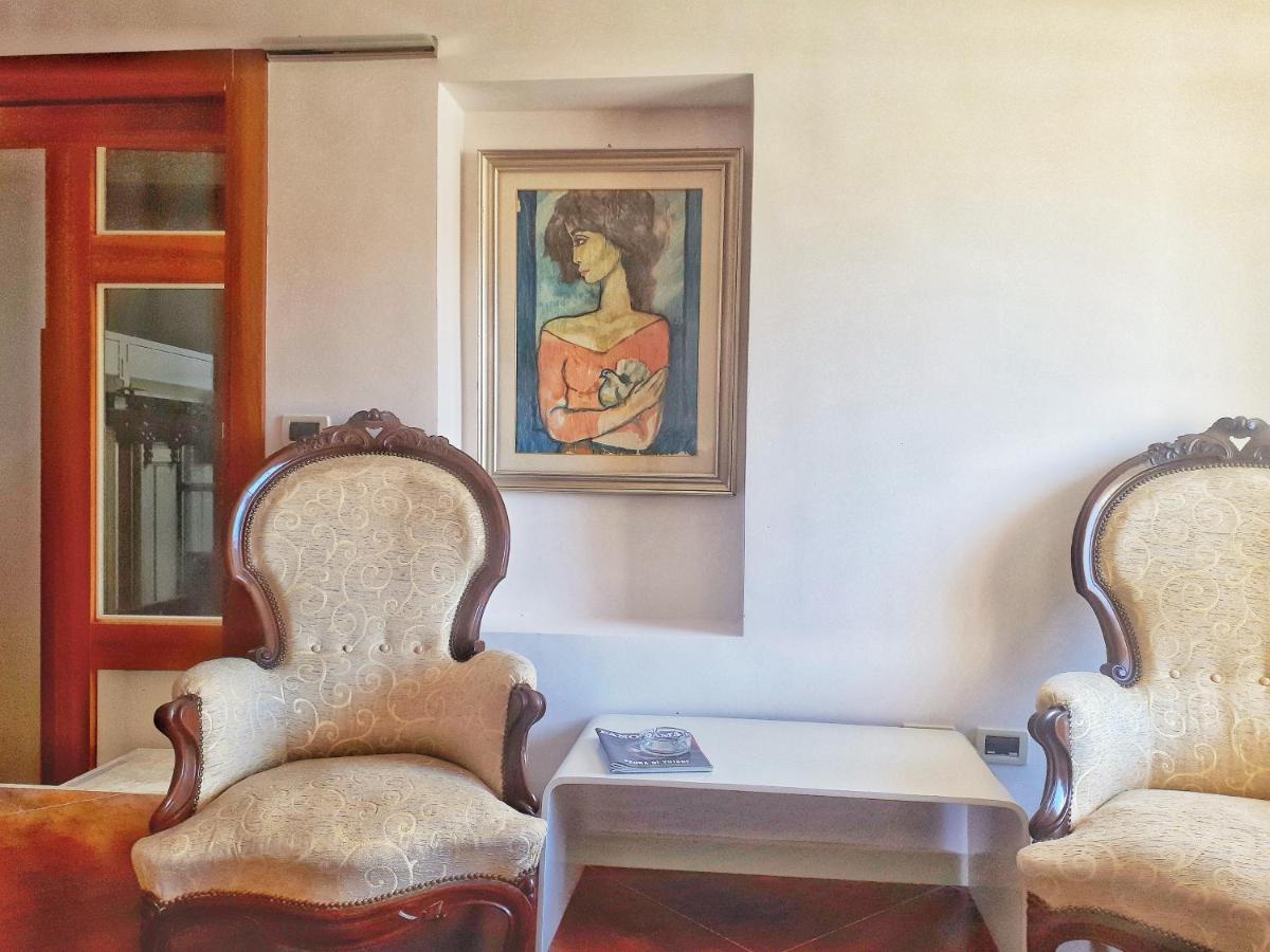 Hotel Le Chevalier ตาออร์มินา ภายนอก รูปภาพ