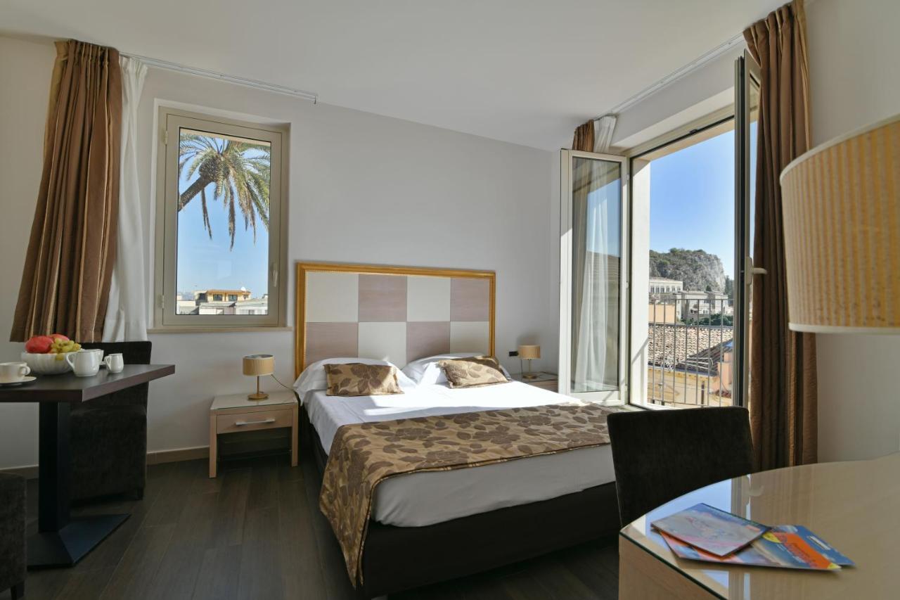 Hotel Le Chevalier ตาออร์มินา ภายนอก รูปภาพ