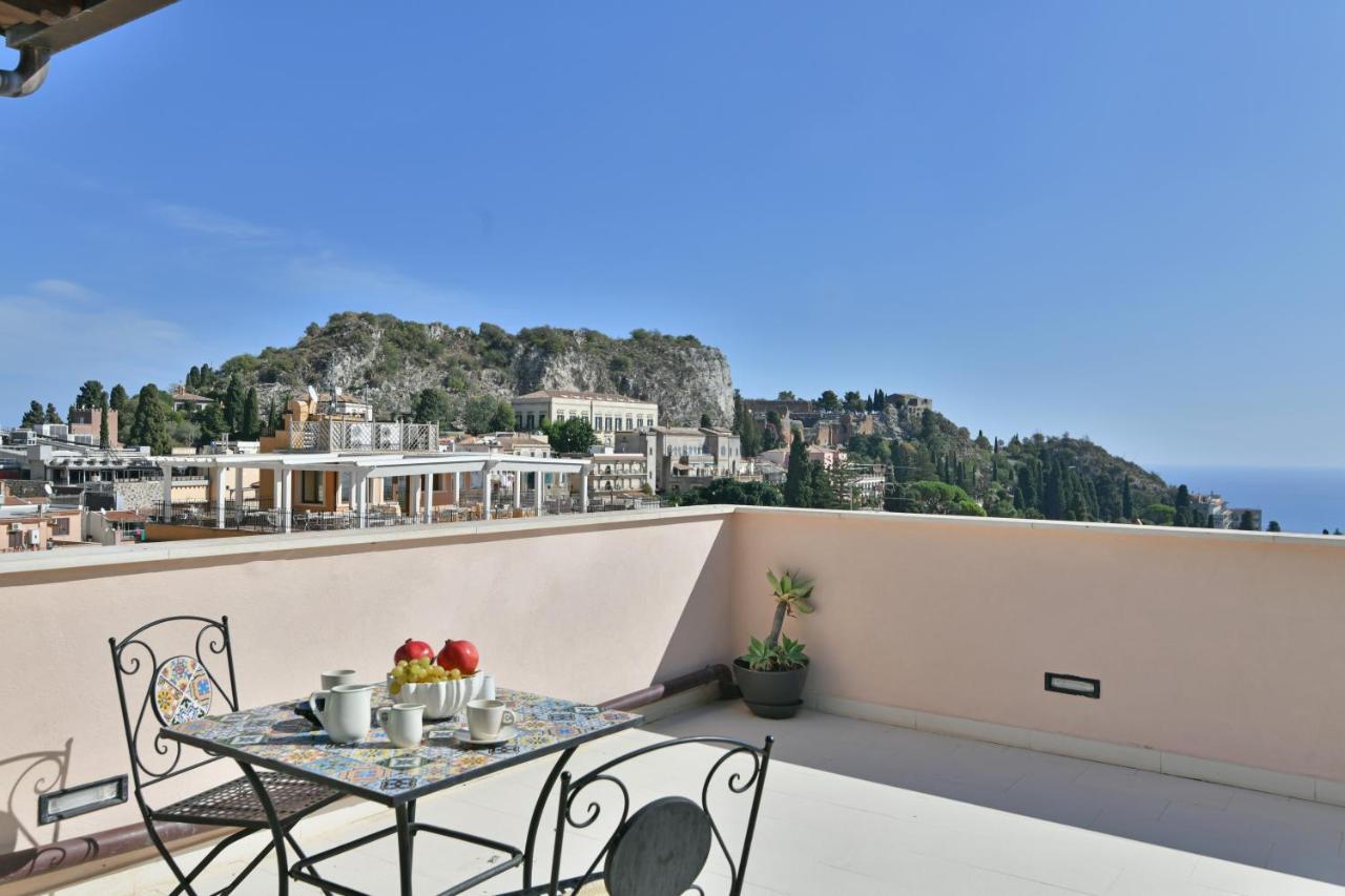 Hotel Le Chevalier ตาออร์มินา ภายนอก รูปภาพ