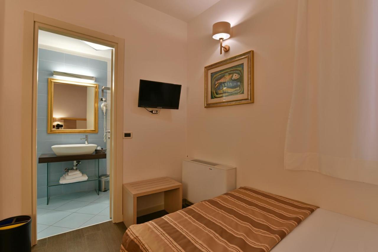 Hotel Le Chevalier ตาออร์มินา ภายนอก รูปภาพ