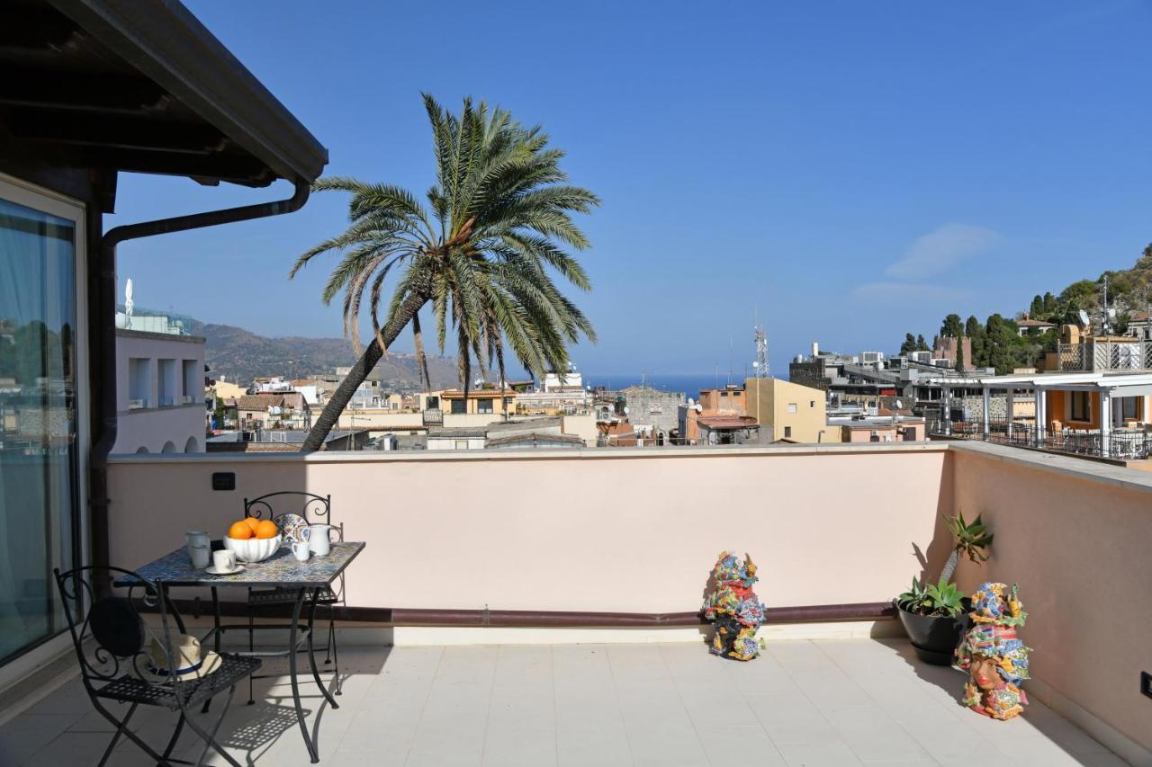 Hotel Le Chevalier ตาออร์มินา ภายนอก รูปภาพ