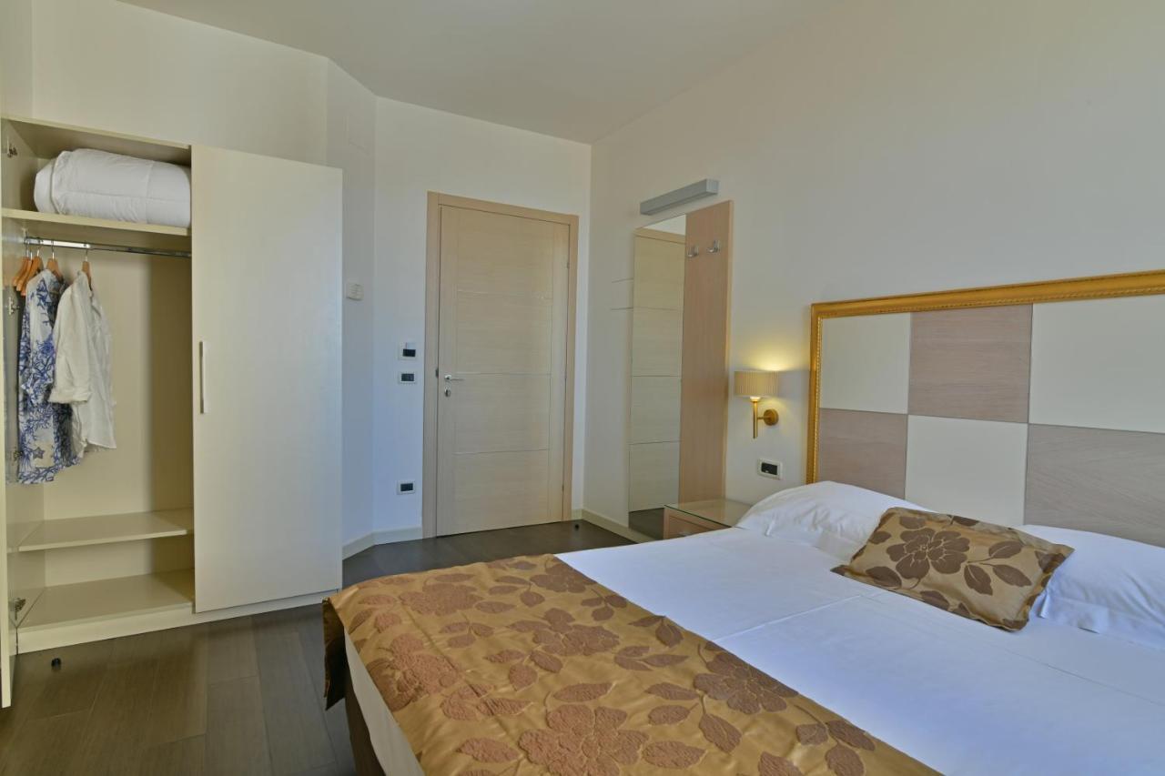 Hotel Le Chevalier ตาออร์มินา ภายนอก รูปภาพ