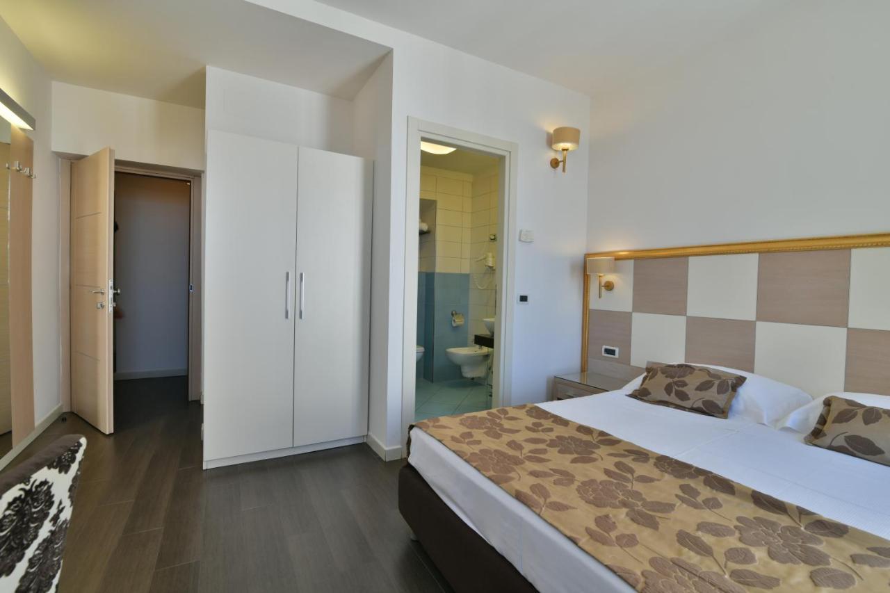 Hotel Le Chevalier ตาออร์มินา ภายนอก รูปภาพ