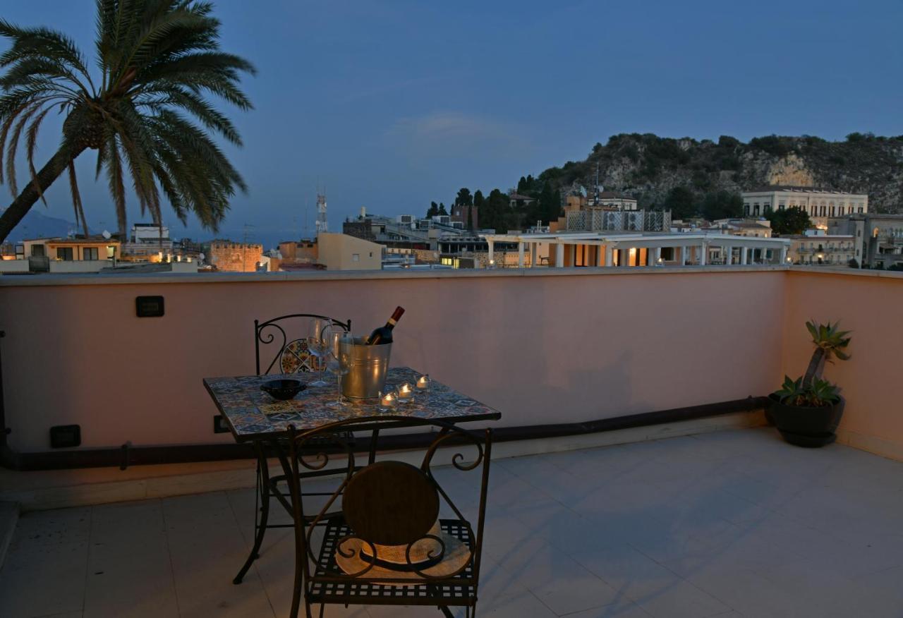 Hotel Le Chevalier ตาออร์มินา ภายนอก รูปภาพ