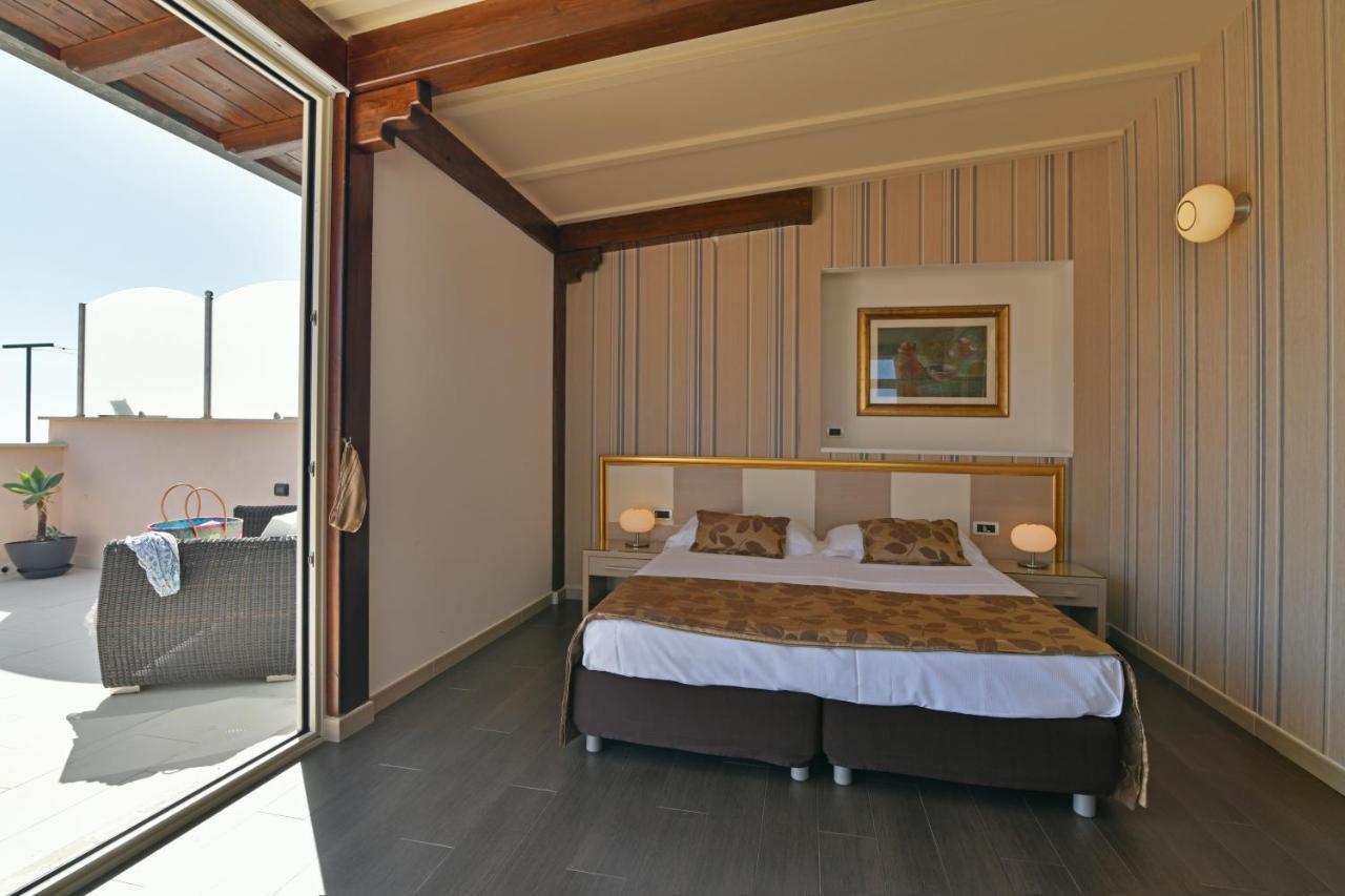 Hotel Le Chevalier ตาออร์มินา ภายนอก รูปภาพ